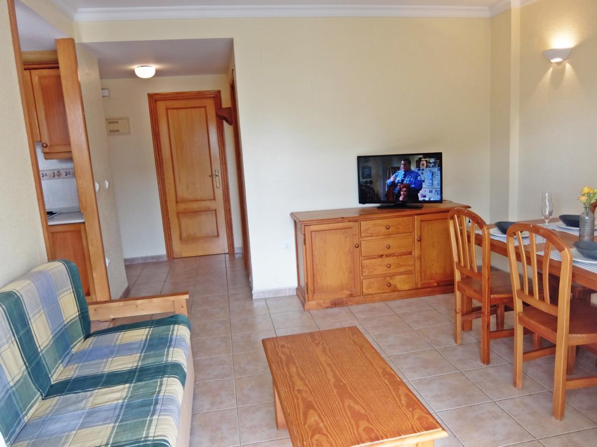 Los Juncos Apartamentos - Solo Familias Олива Экстерьер фото