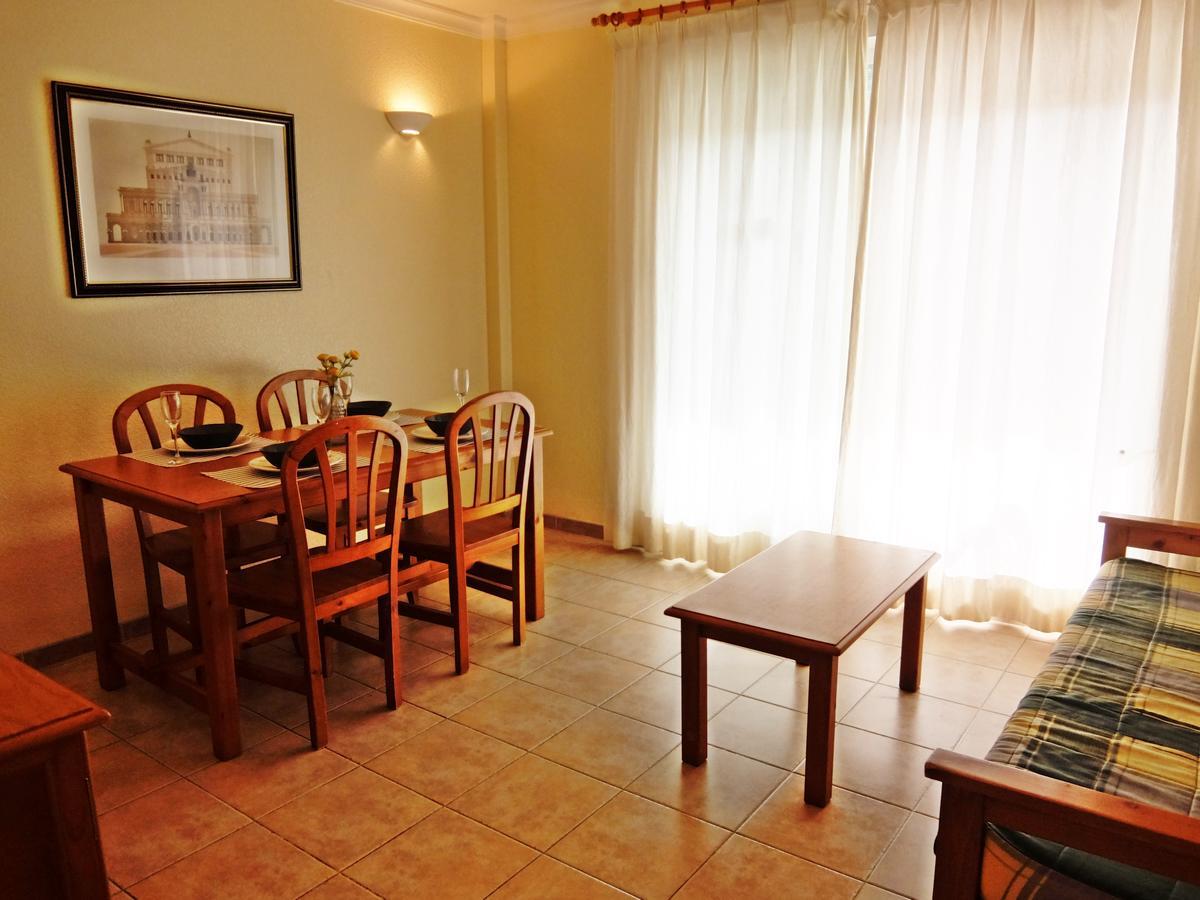 Los Juncos Apartamentos - Solo Familias Олива Экстерьер фото
