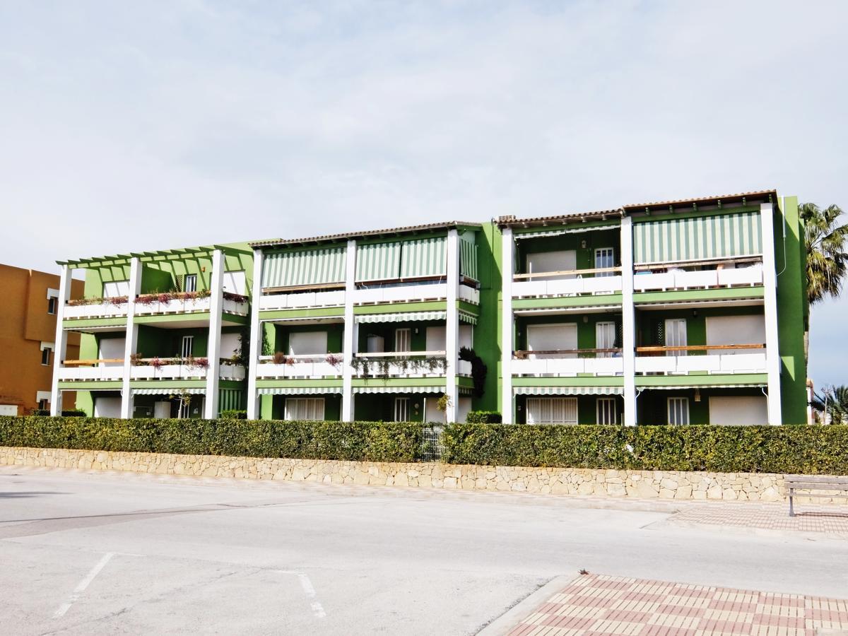 Los Juncos Apartamentos - Solo Familias Олива Экстерьер фото