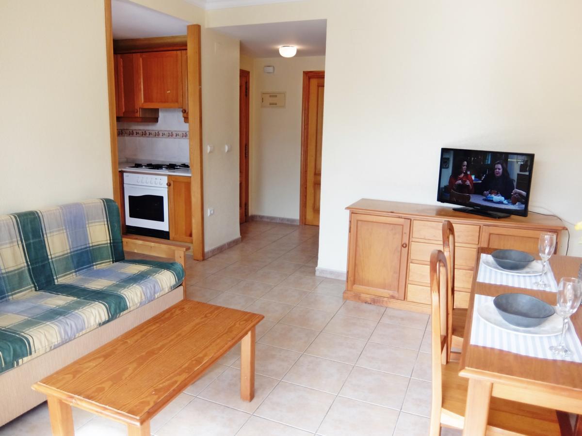 Los Juncos Apartamentos - Solo Familias Олива Экстерьер фото